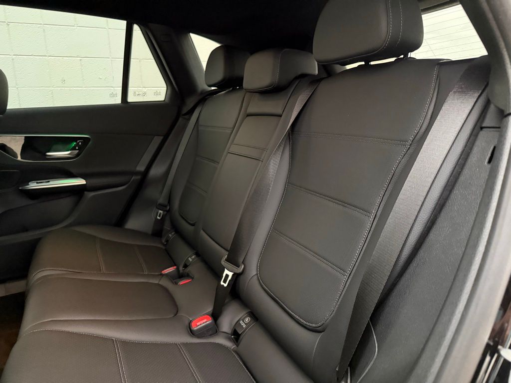 2025 Mercedes-Benz GLC Base - Photo 32
