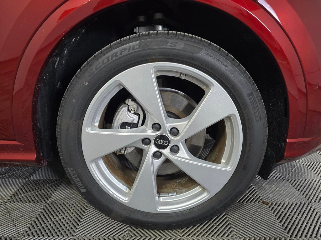 New 2025 Audi Q5 2.0T Prestige SUV