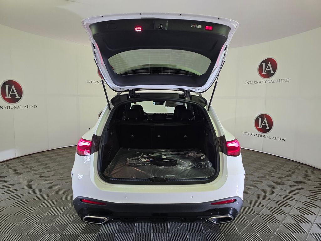 2026 Mercedes-Benz GLC Base - Photo 8