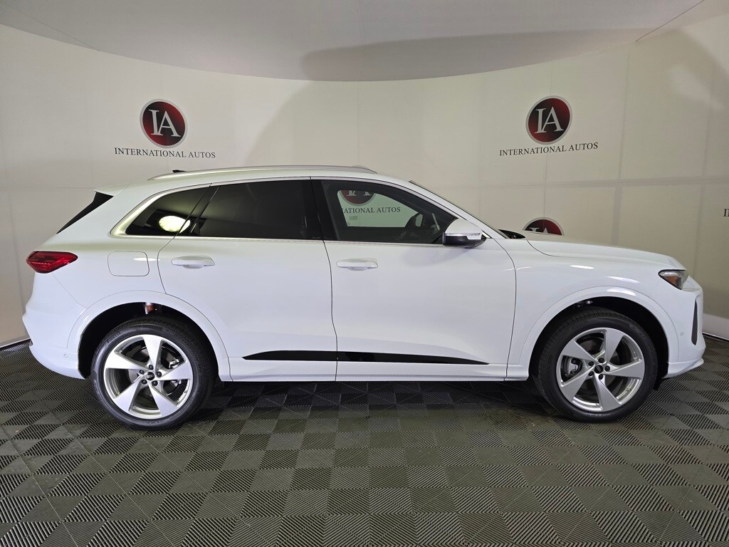 2025 Audi Q5 2.0T Premium Plus photo 3
