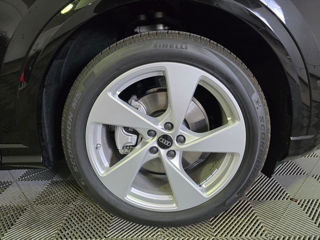 New 2025 Audi All-new Q5 2.0T Prestige SUV