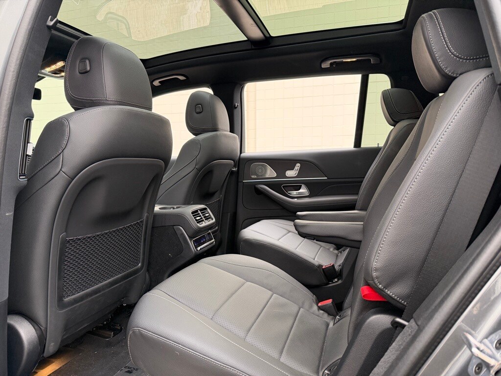 2025 Mercedes-Benz GLS Base - Photo 35