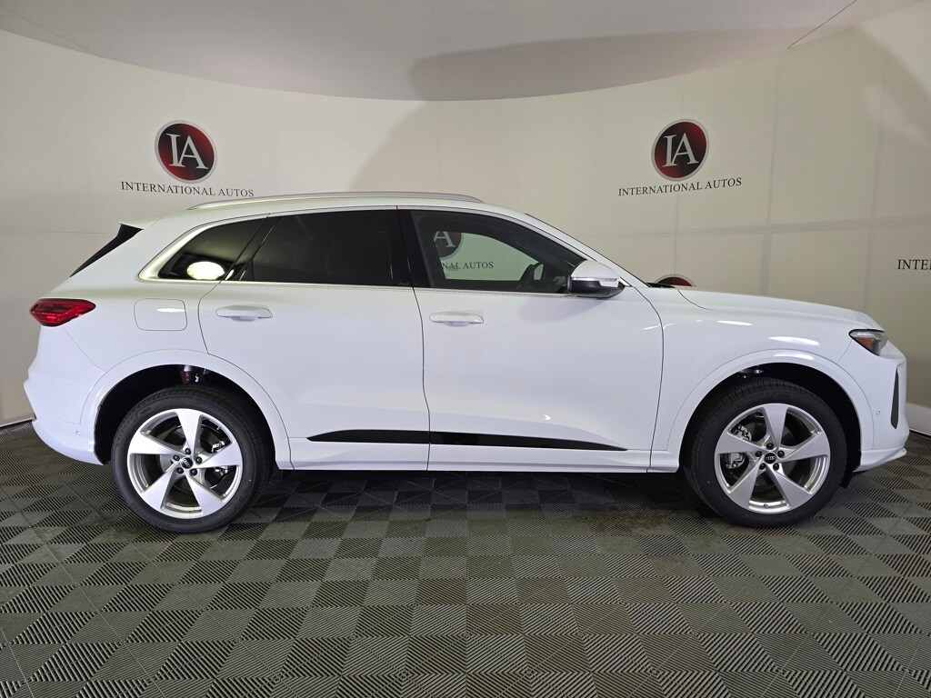 2025 Audi Q5 2.0T Premium Plus photo 3