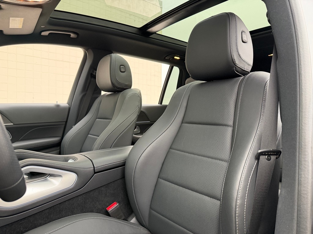 2025 Mercedes-Benz GLS Base - Photo 5
