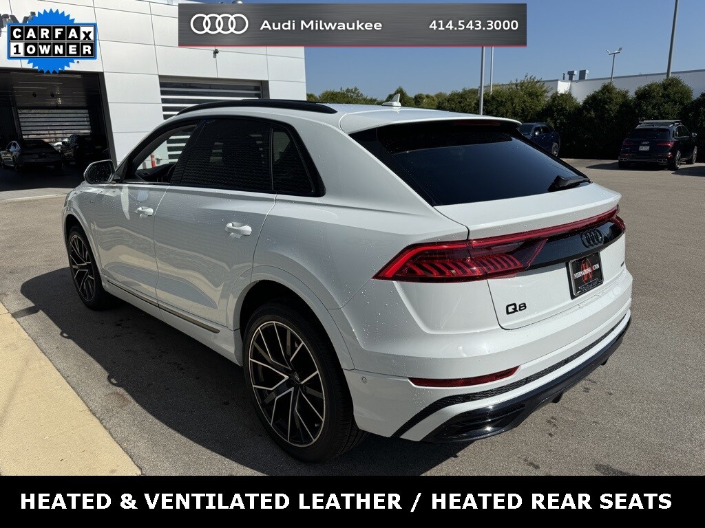 2022 Audi Q8 55 Premium Plus photo 3