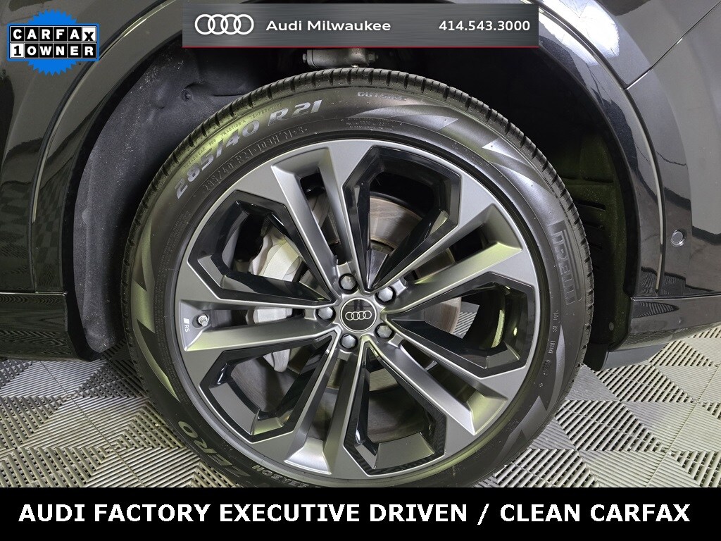 2025 Audi Q7 55 Premium Plus photo 2