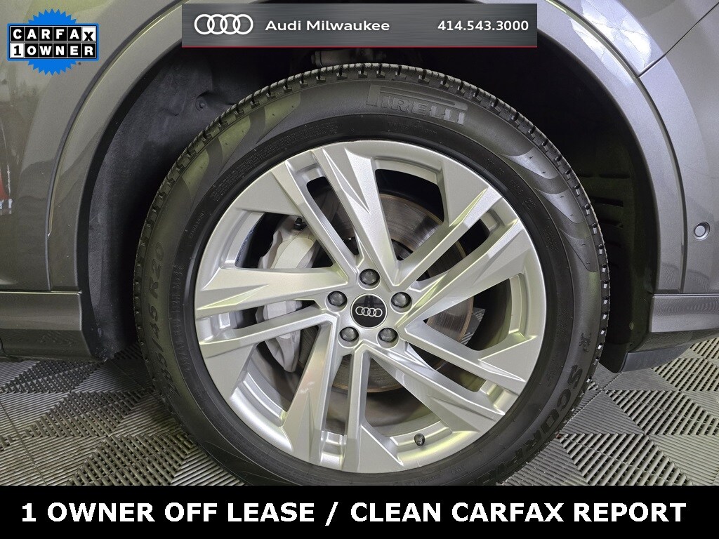 2022 Audi Q7 55 Premium Plus photo 2