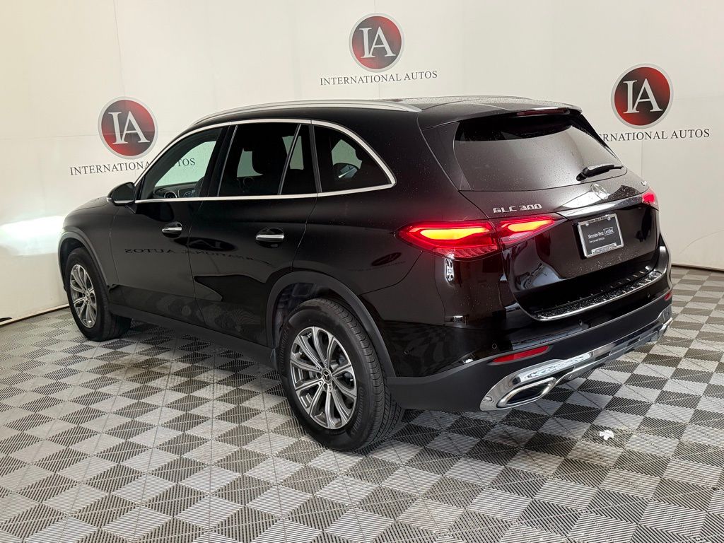 2025 Mercedes-Benz GLC Base - Photo 6