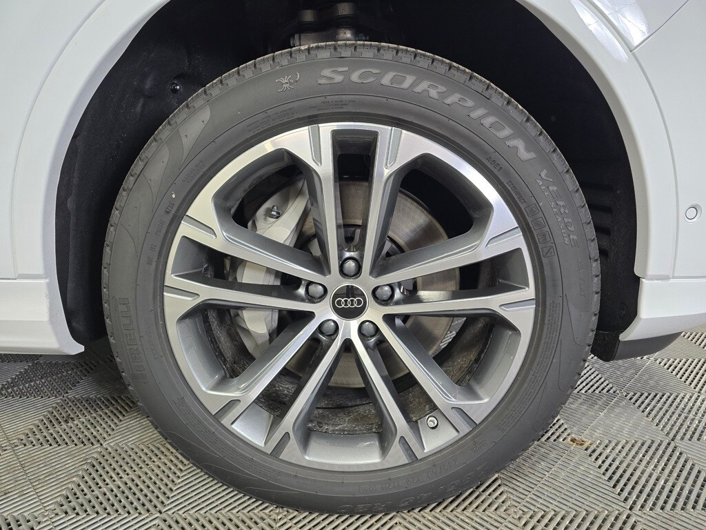 New 2026 Audi Q7 45 Premium Plus SUV