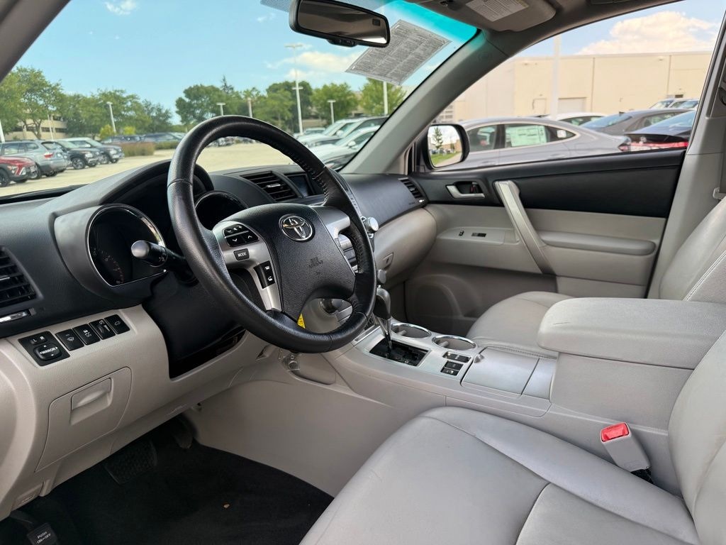 Used 2012 Toyota Highlander SE SUV