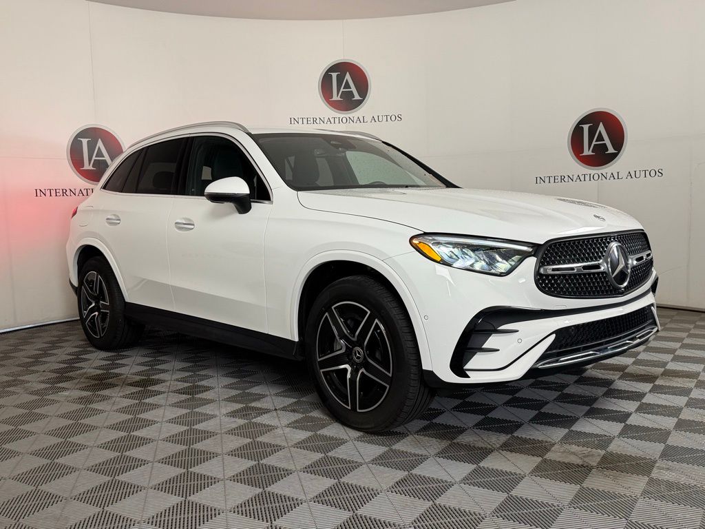 2025 Mercedes-Benz GLC GLC 300 4MATIC's photo