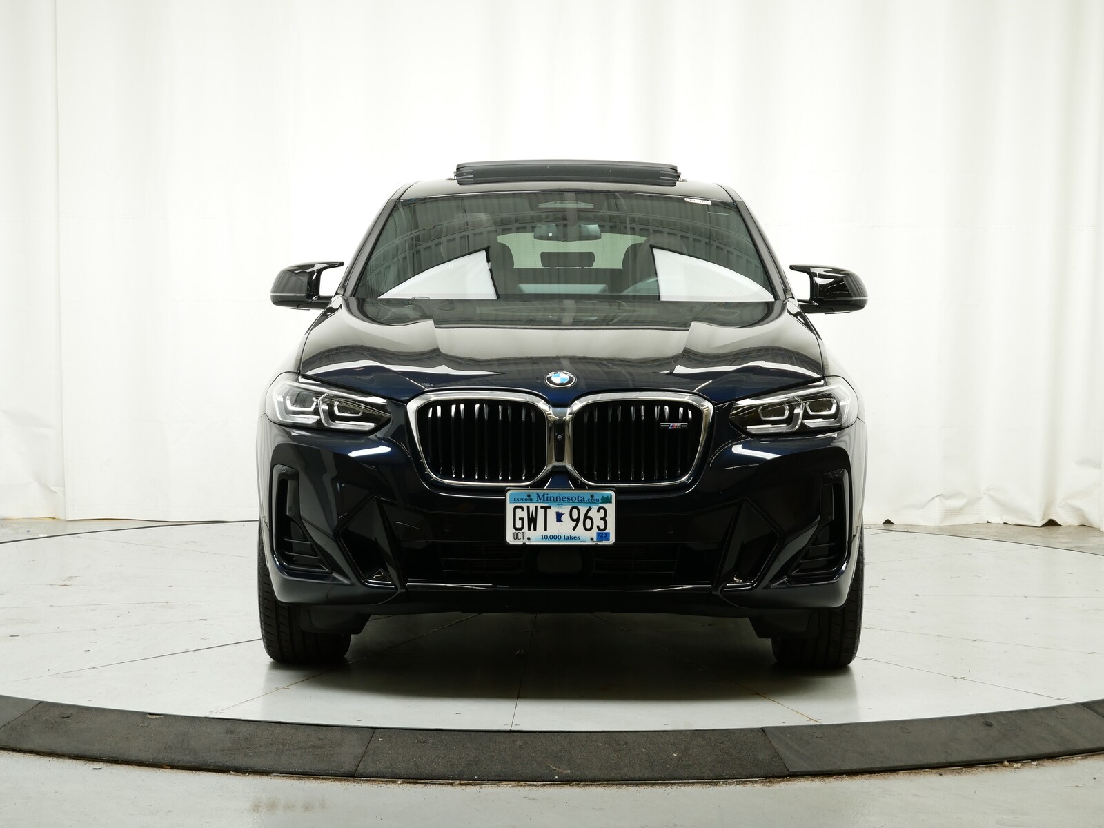 Used 2022 BMW X4 M40i with VIN 5UX43DT08N9K09354 for sale in Minneapolis, Minnesota