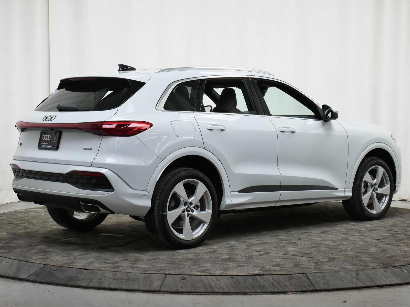 Thumbnail: 2025 Audi Q5 - 6