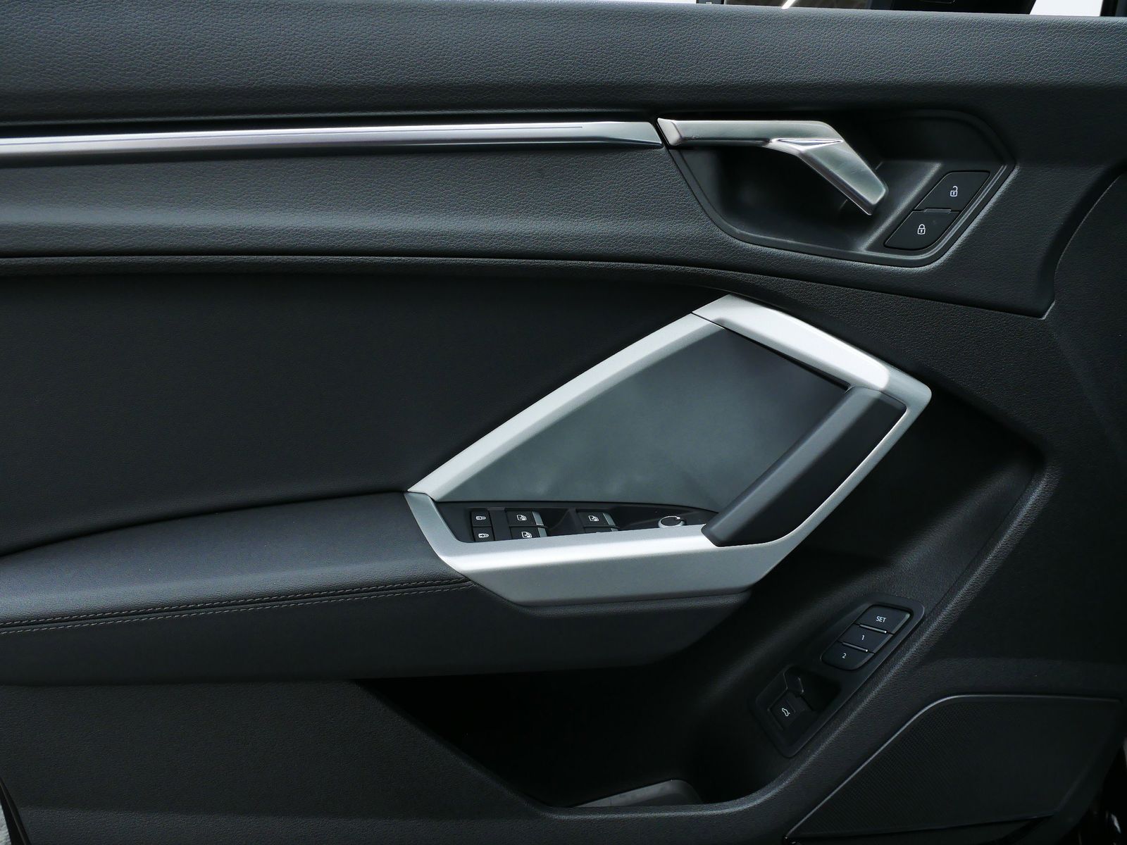 Thumbnail: 2025 Audi Q3 - 10