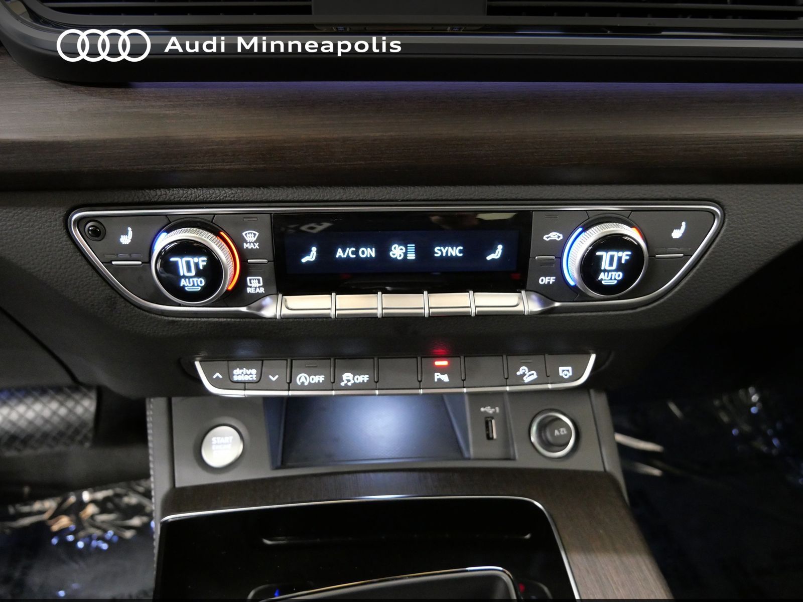 Thumbnail: 2025 Audi Q5 - 30