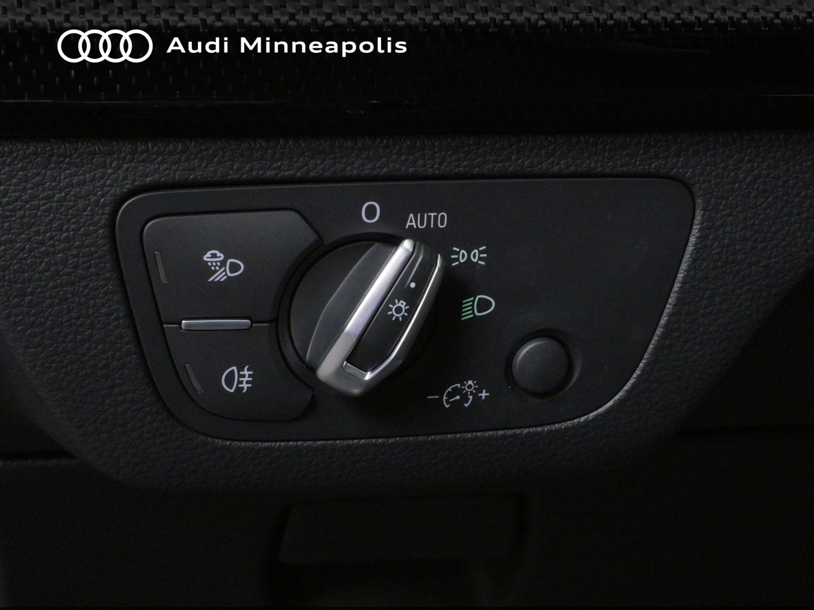 Thumbnail: 2023 Audi SQ5 - 21
