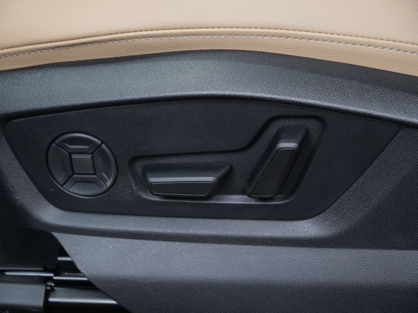 Thumbnail: 2026 Audi Q7 - 11