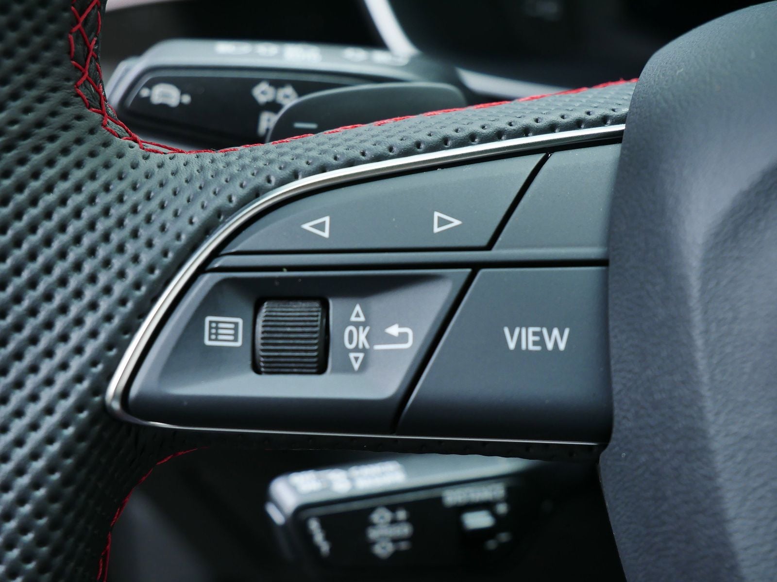 Thumbnail: 2025 Audi Q3 - 15