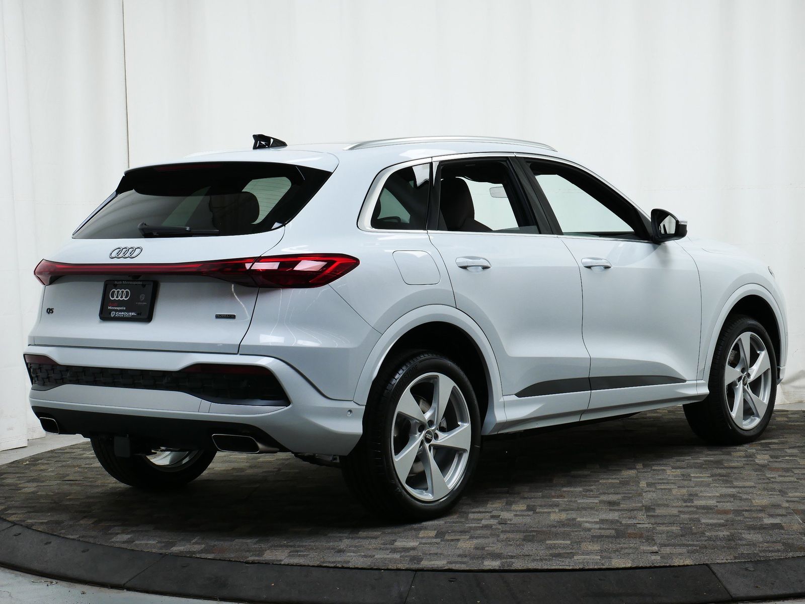 Thumbnail: 2025 Audi Q5 - 6