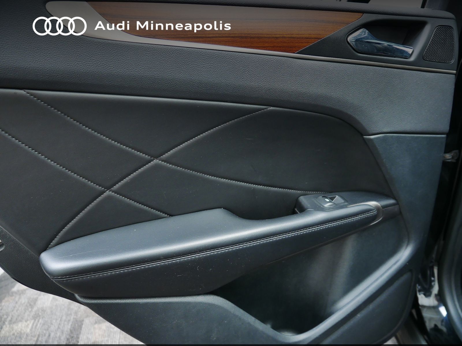 Thumbnail: 2017 Lincoln MKC - 16