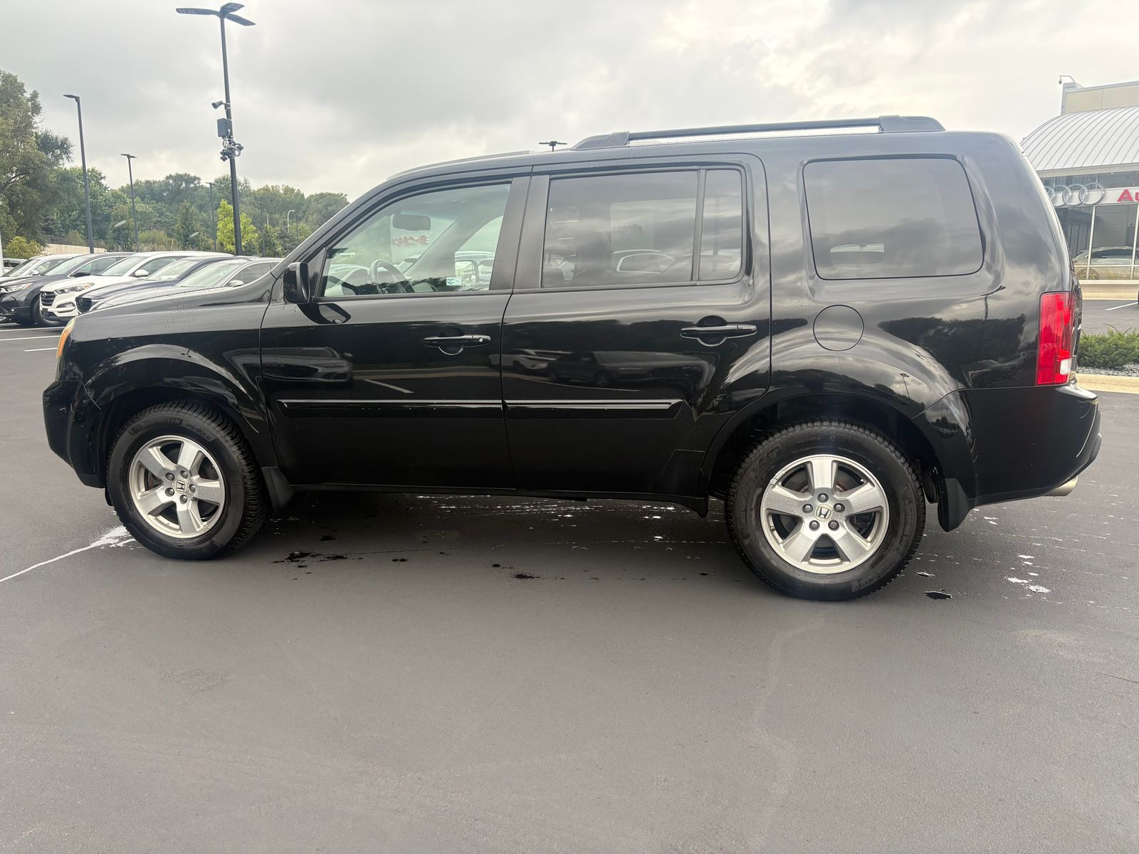 Thumbnail: 2011 Honda Pilot - 9