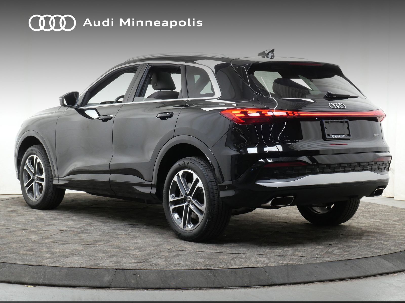 Thumbnail: 2025 Audi Q5 - 4