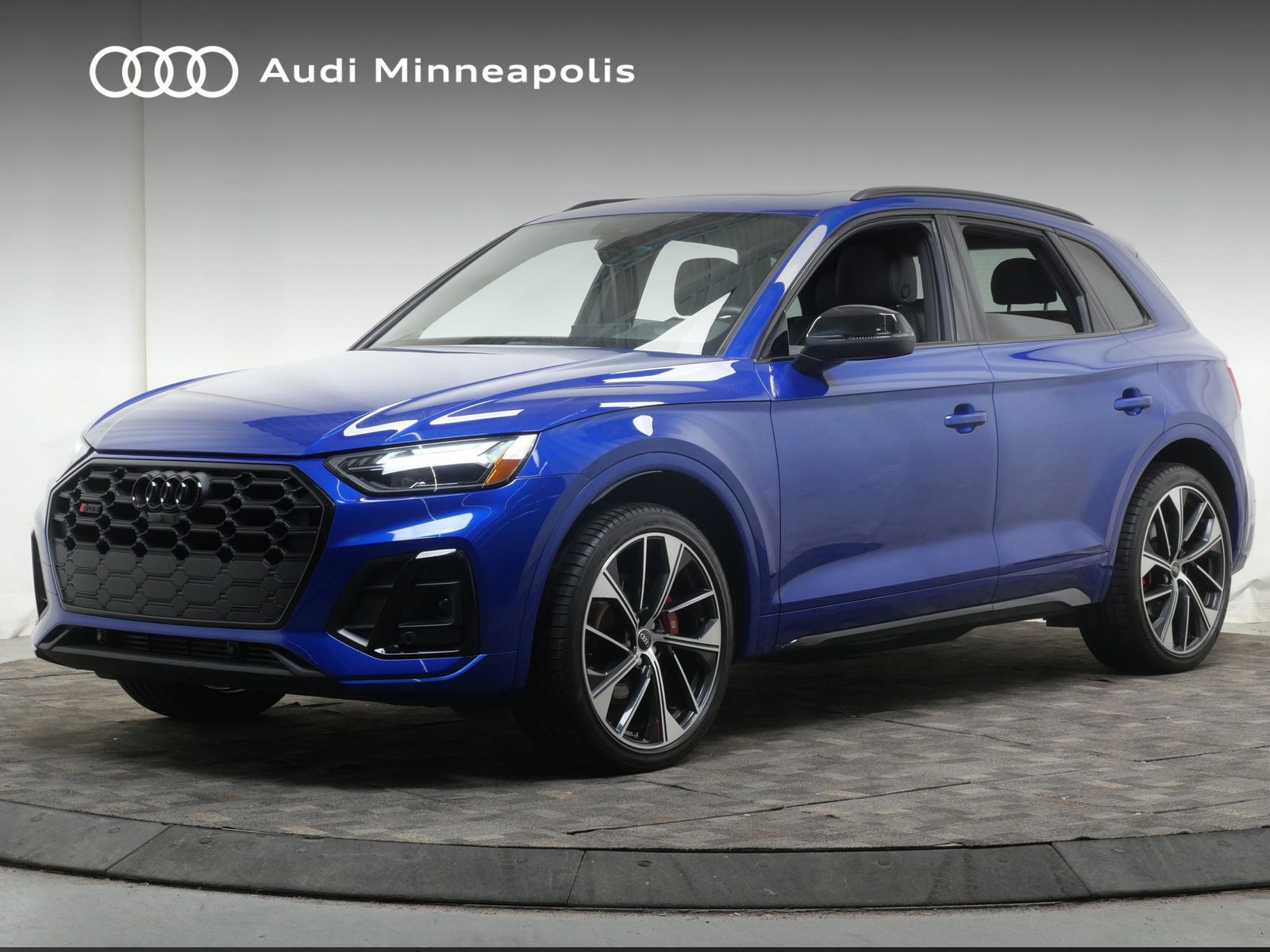 Thumbnail: 2023 Audi SQ5 - 1