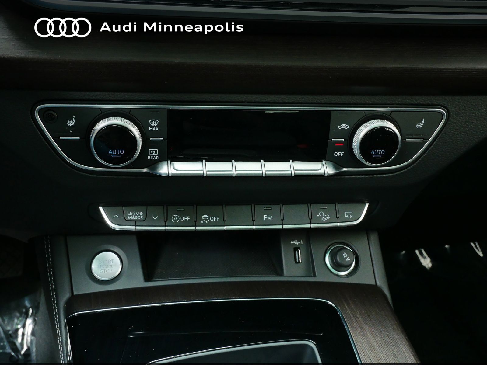 Thumbnail: 2025 Audi Q5 - 24