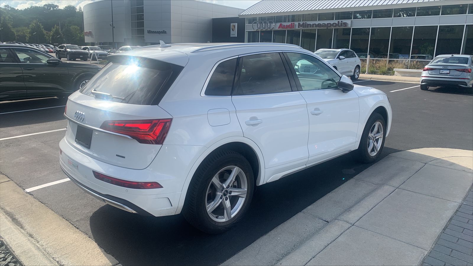 Thumbnail: 2022 Audi Q5 - 4