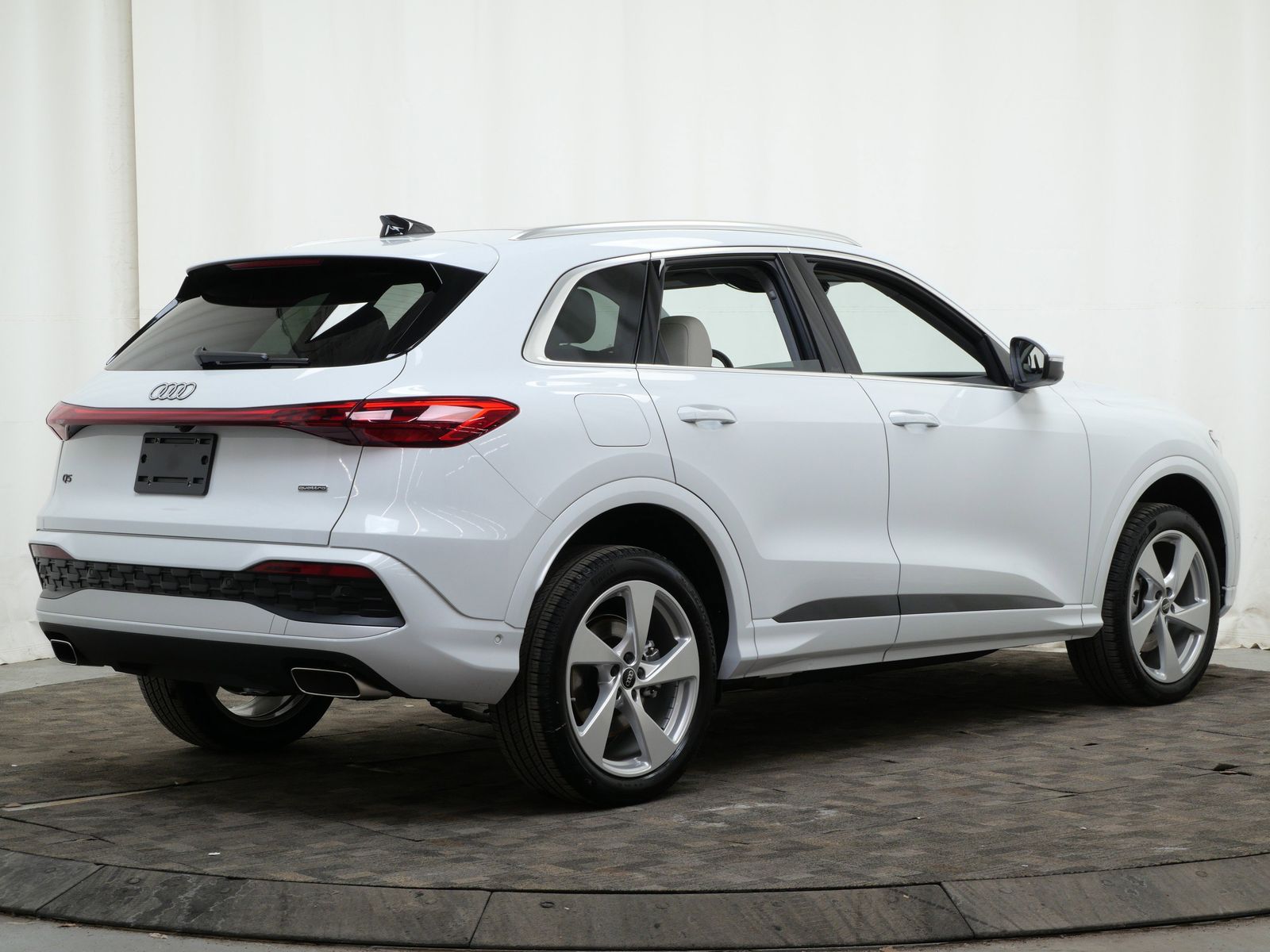 Thumbnail: 2025 Audi Q5 - 5