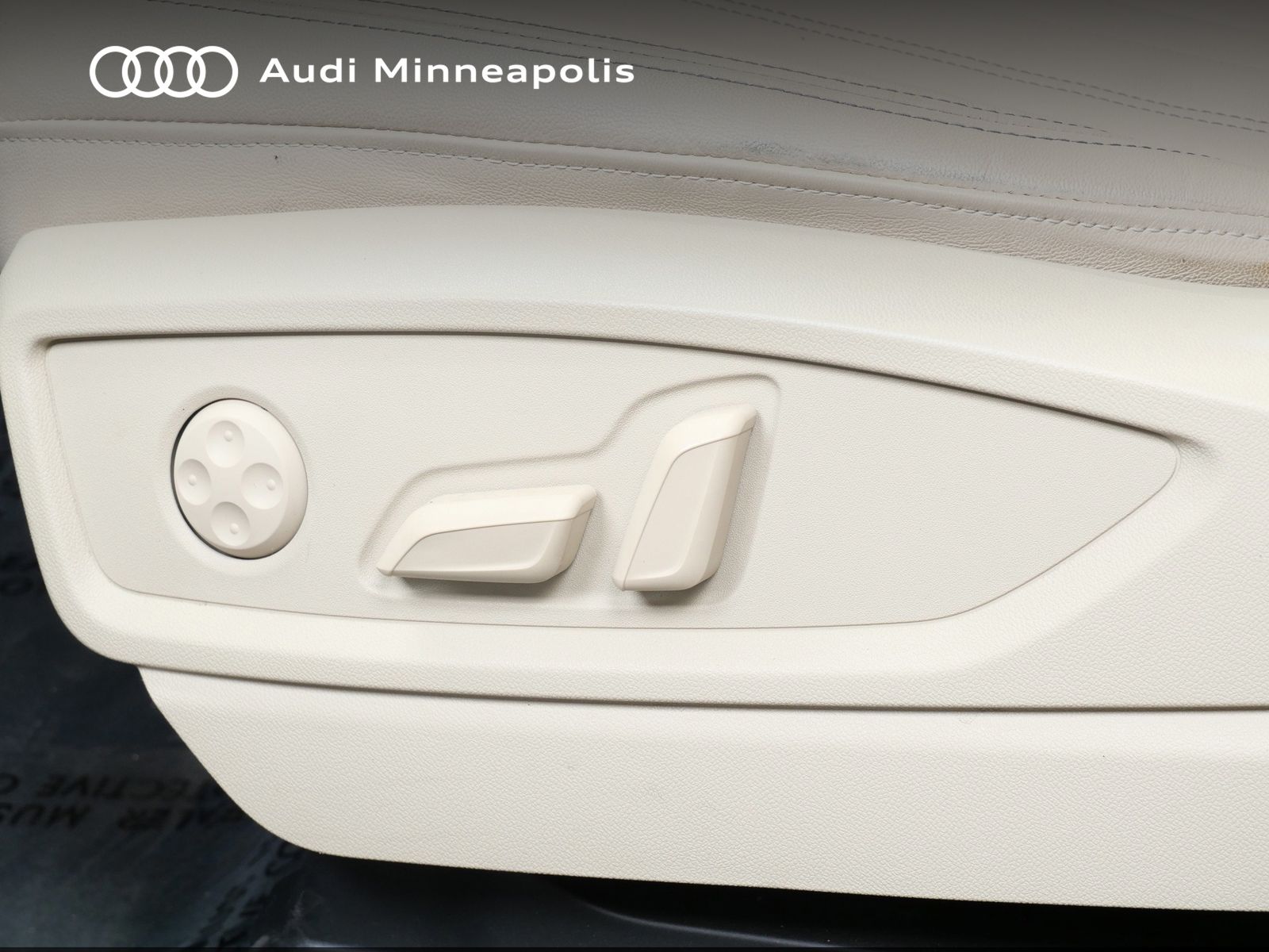 Thumbnail: 2023 Audi Q5 - 13