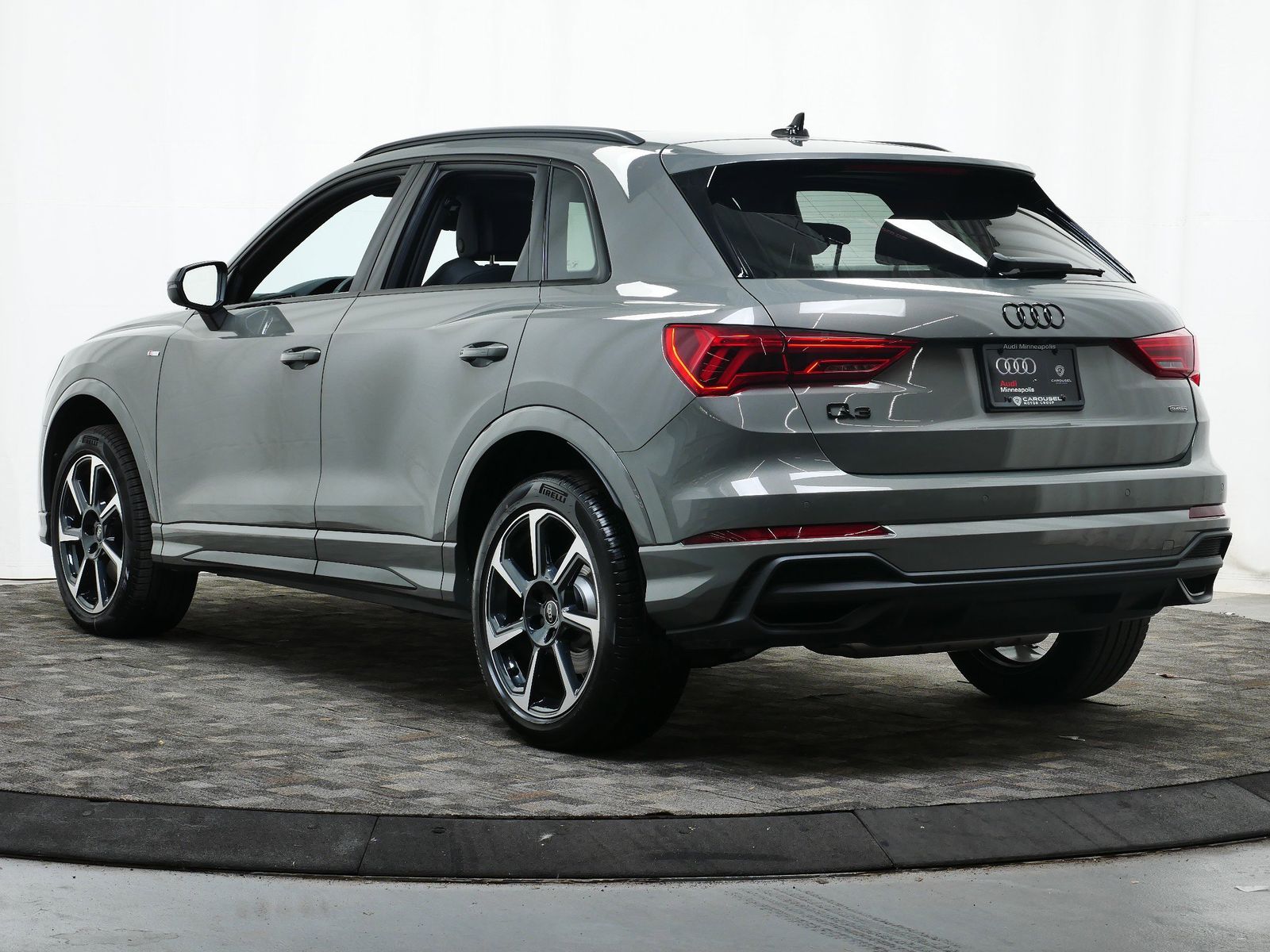 Thumbnail: 2025 Audi Q3 - 4