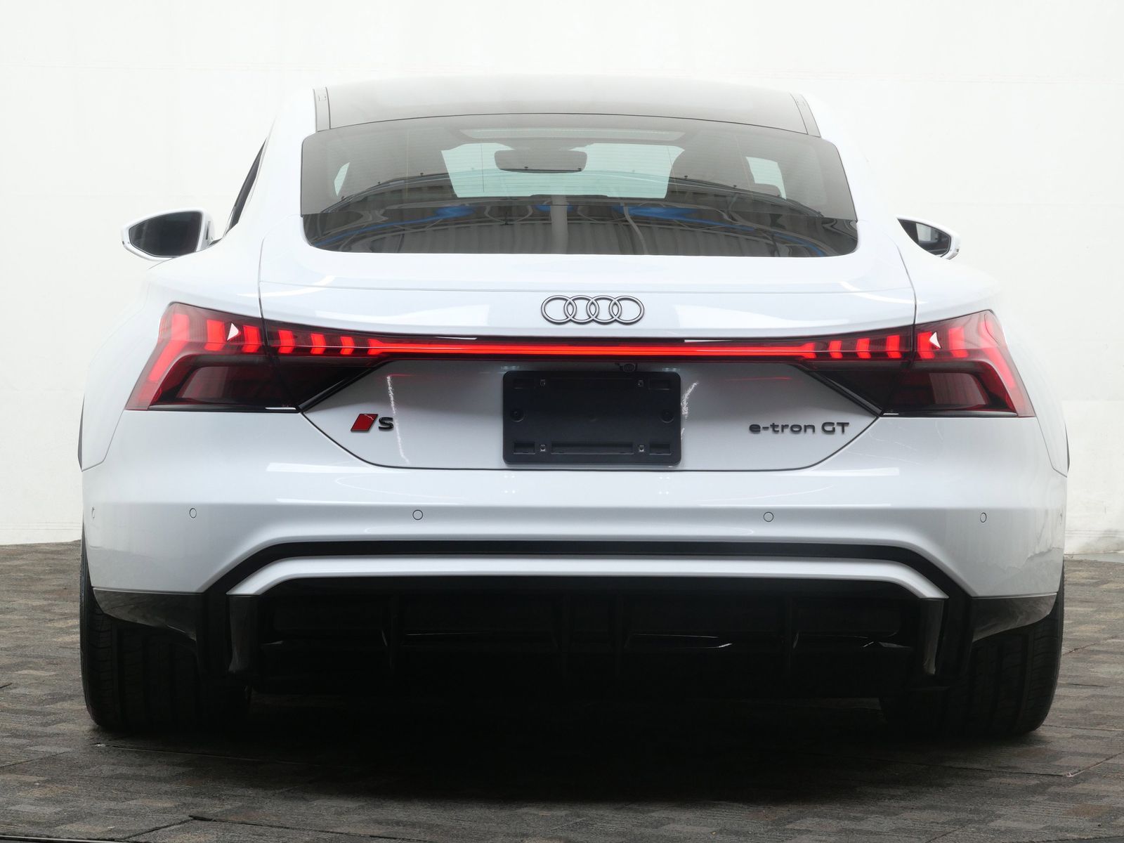 Thumbnail: 2025 Audi e-tron GT - 5