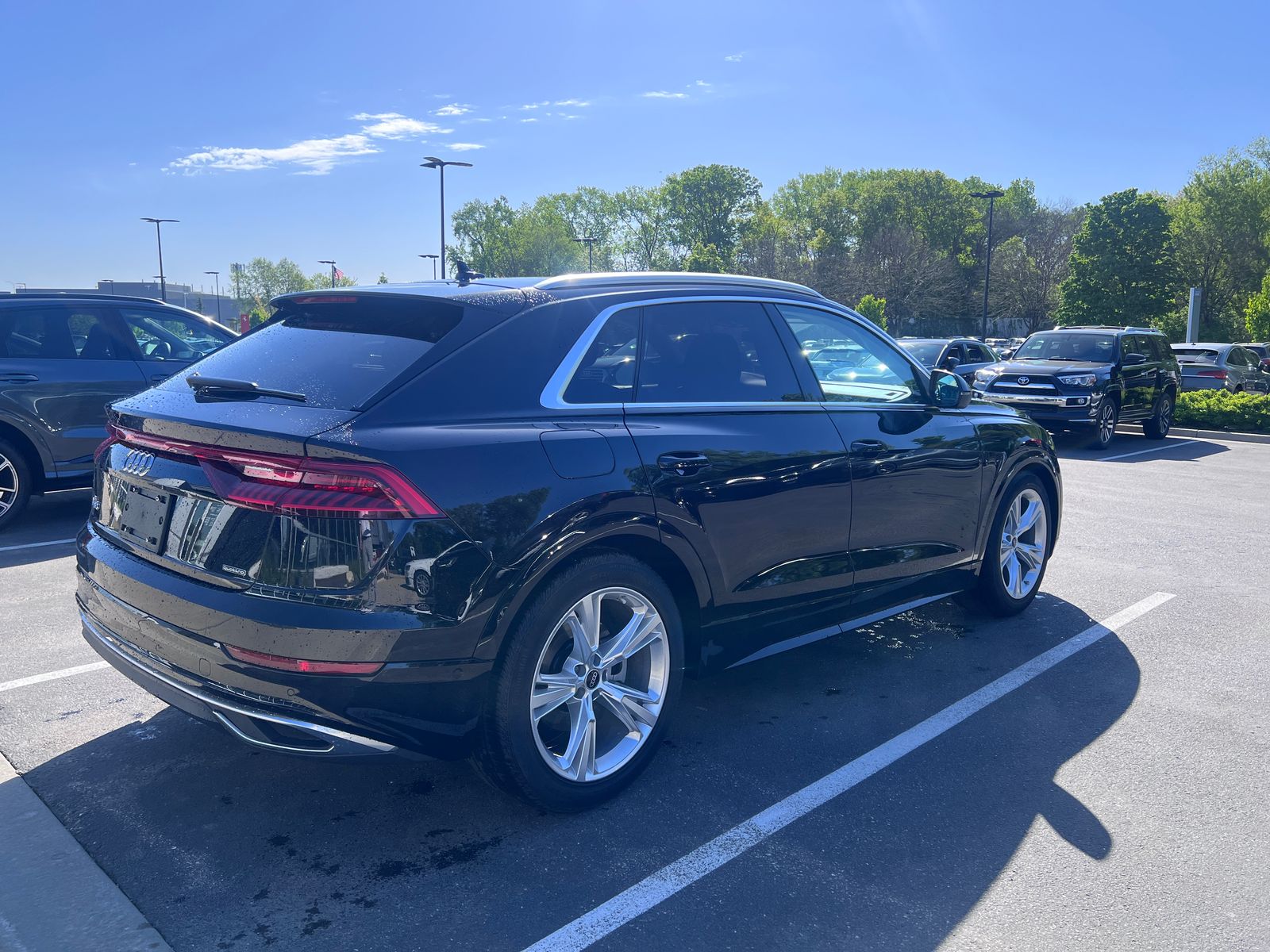 Thumbnail: 2023 Audi Q8 - 4