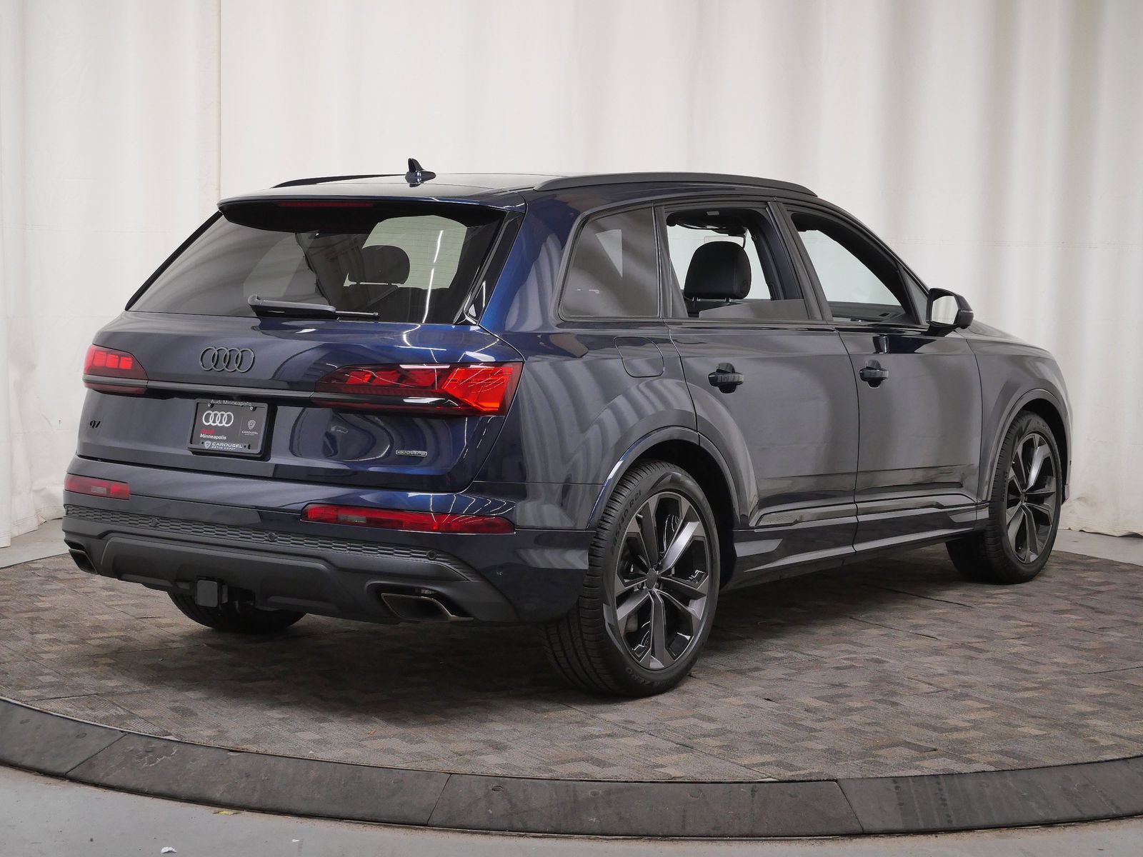 Thumbnail: 2026 Audi Q7 - 6