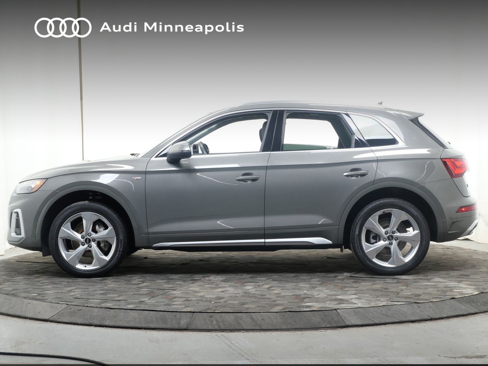 Thumbnail: 2023 Audi Q5 - 3