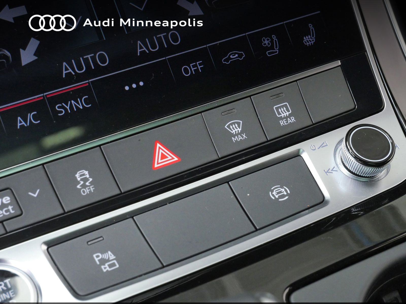 Thumbnail: 2023 Audi Q7 - 31