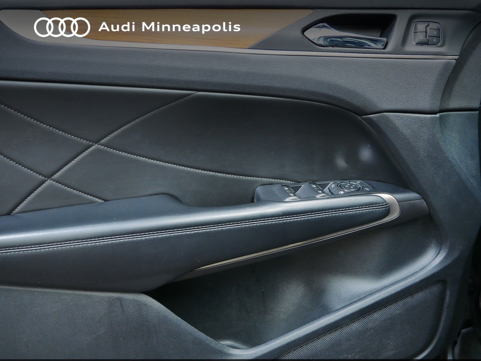 Thumbnail: 2017 Lincoln MKC - 12