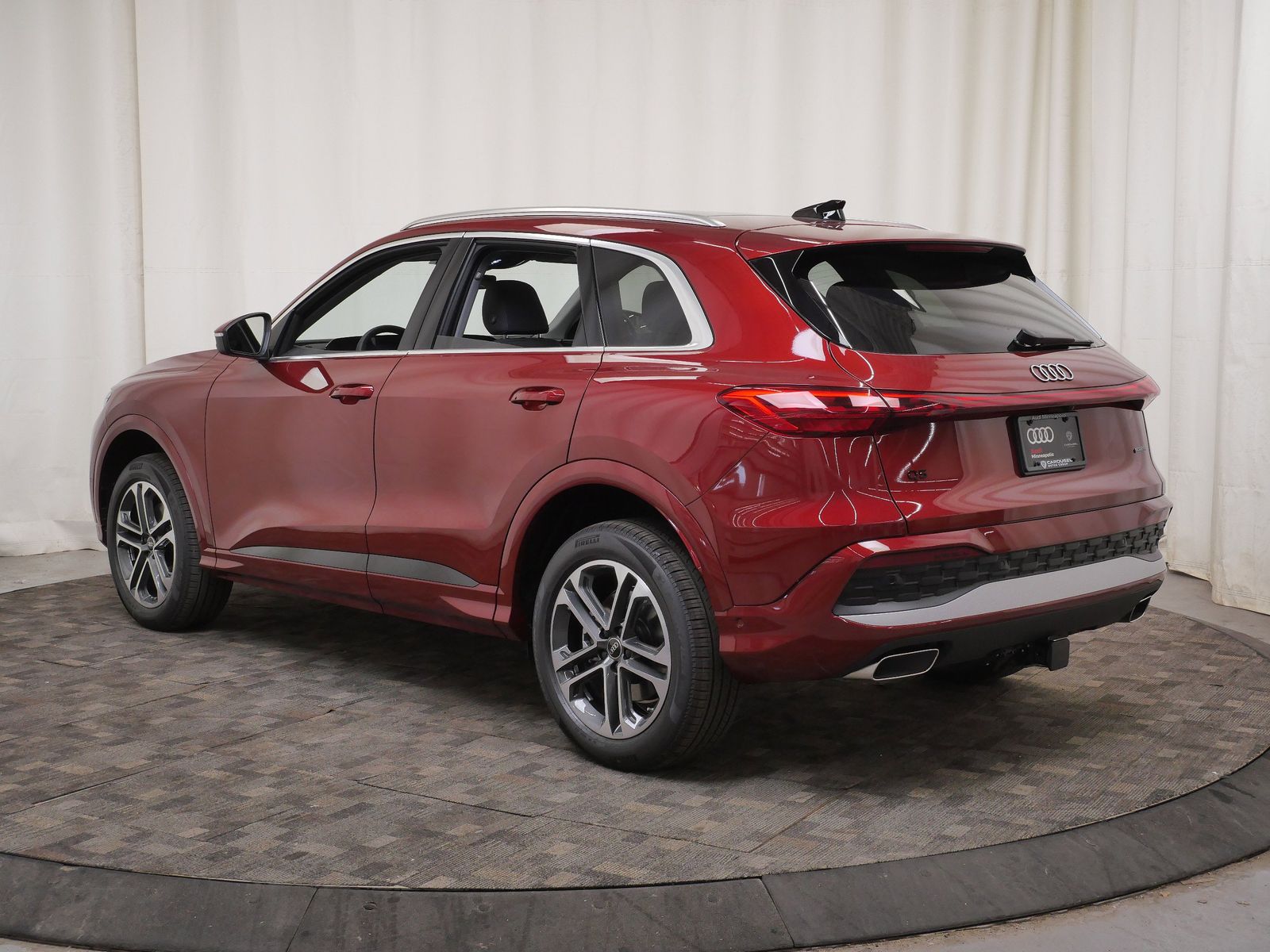 Thumbnail: 2026 Audi Q5 - 4