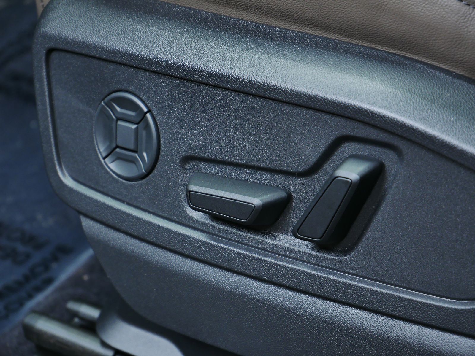 Thumbnail: 2025 Audi Q5 - 11