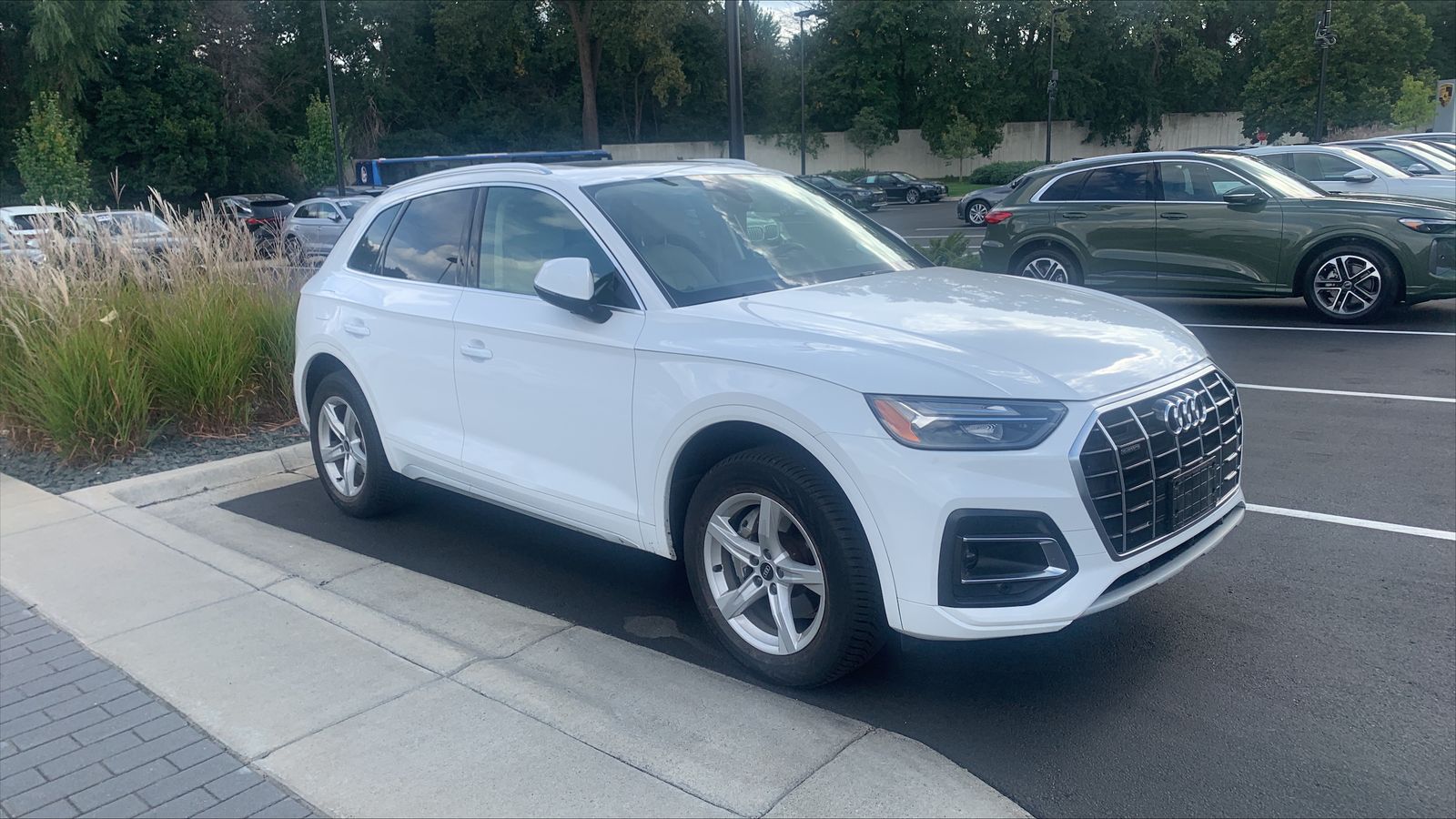 Thumbnail: 2022 Audi Q5 - 1