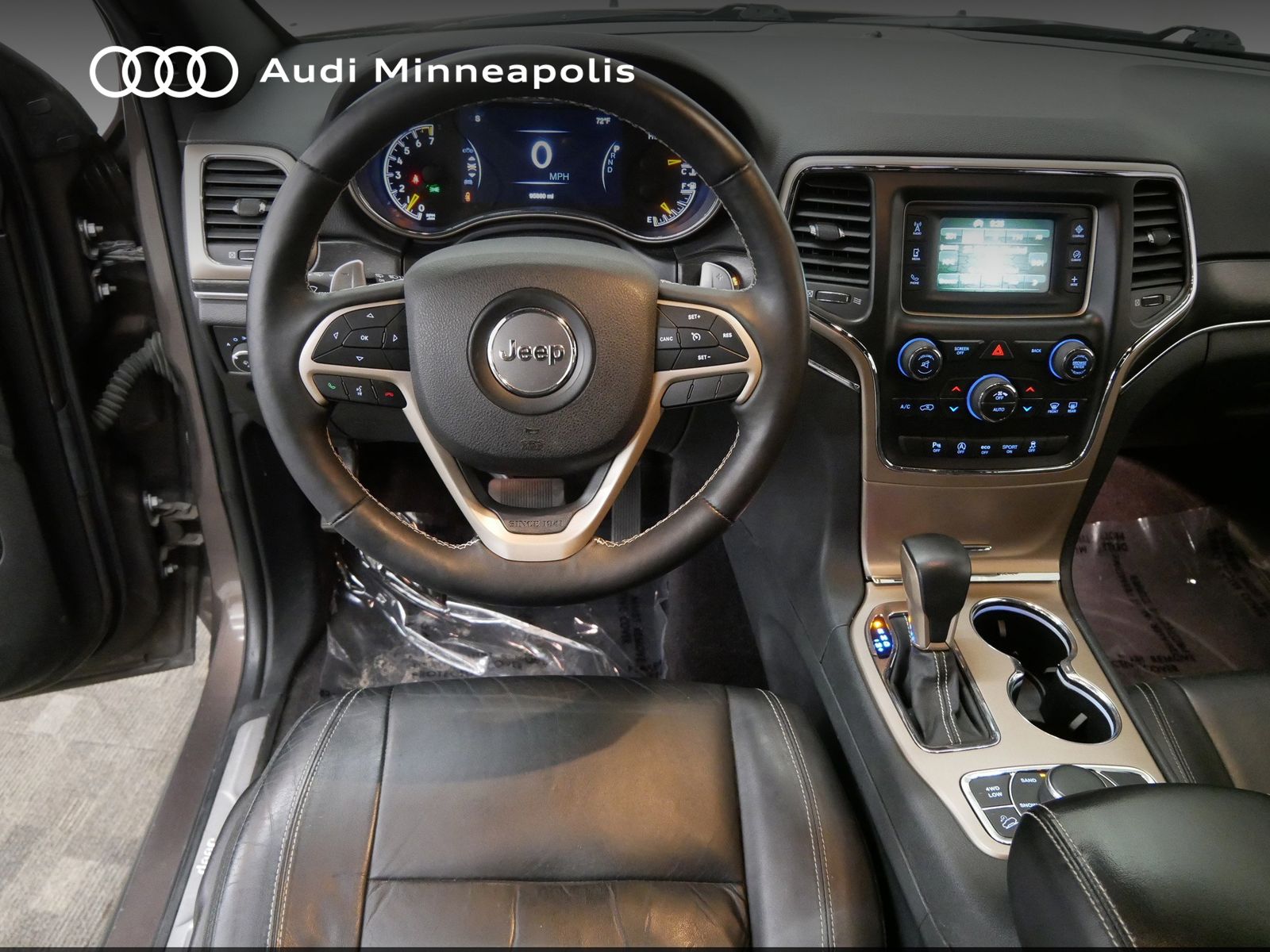 Thumbnail: 2017 Jeep Grand Cherokee - 17