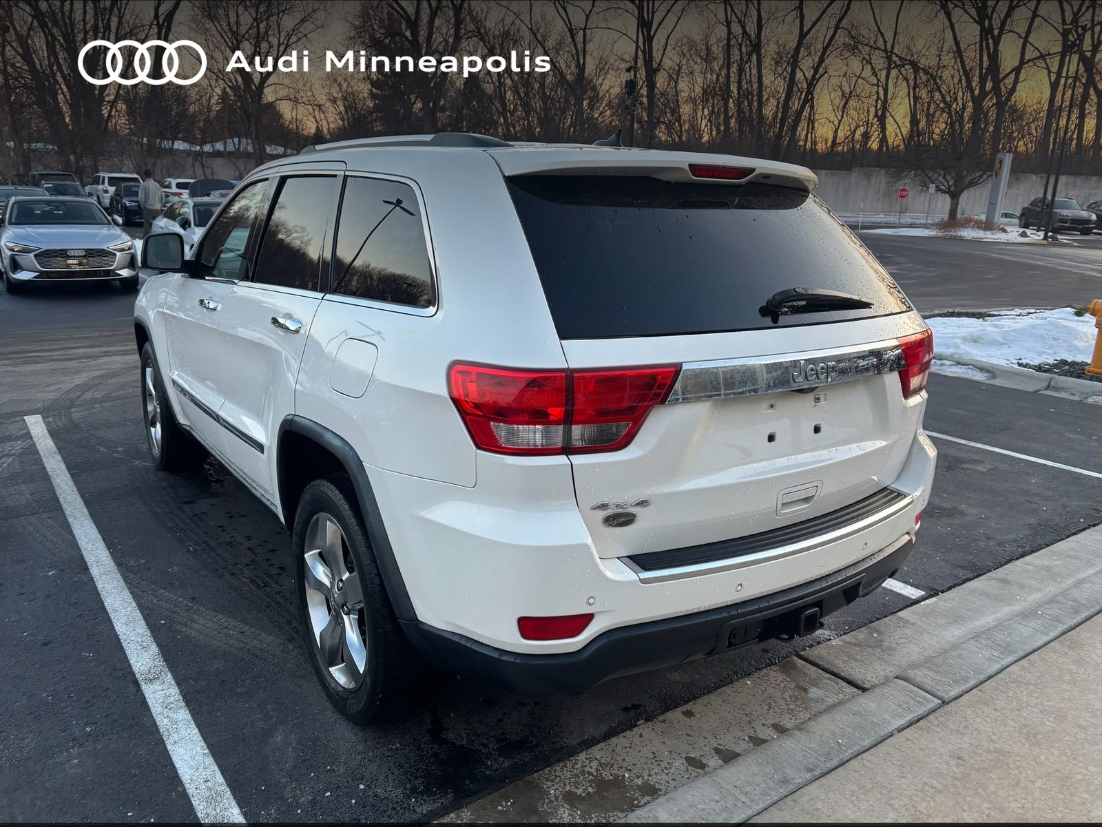 Thumbnail: 2011 Jeep Grand Cherokee - 4