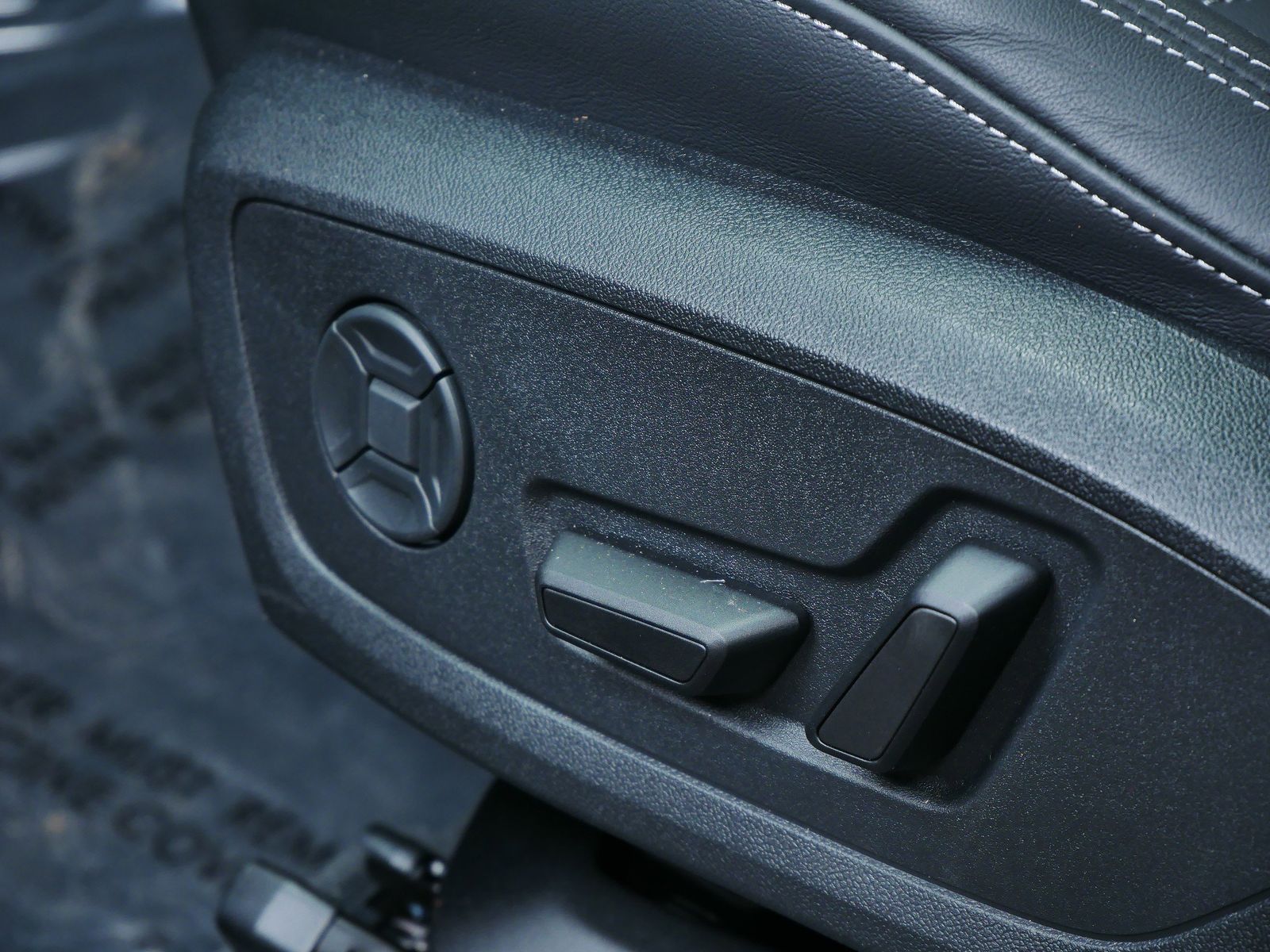 Thumbnail: 2025 Audi Q3 - 11