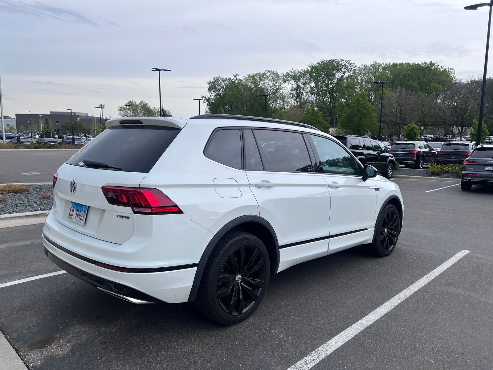 Thumbnail: 2020 Volkswagen Tiguan - 4