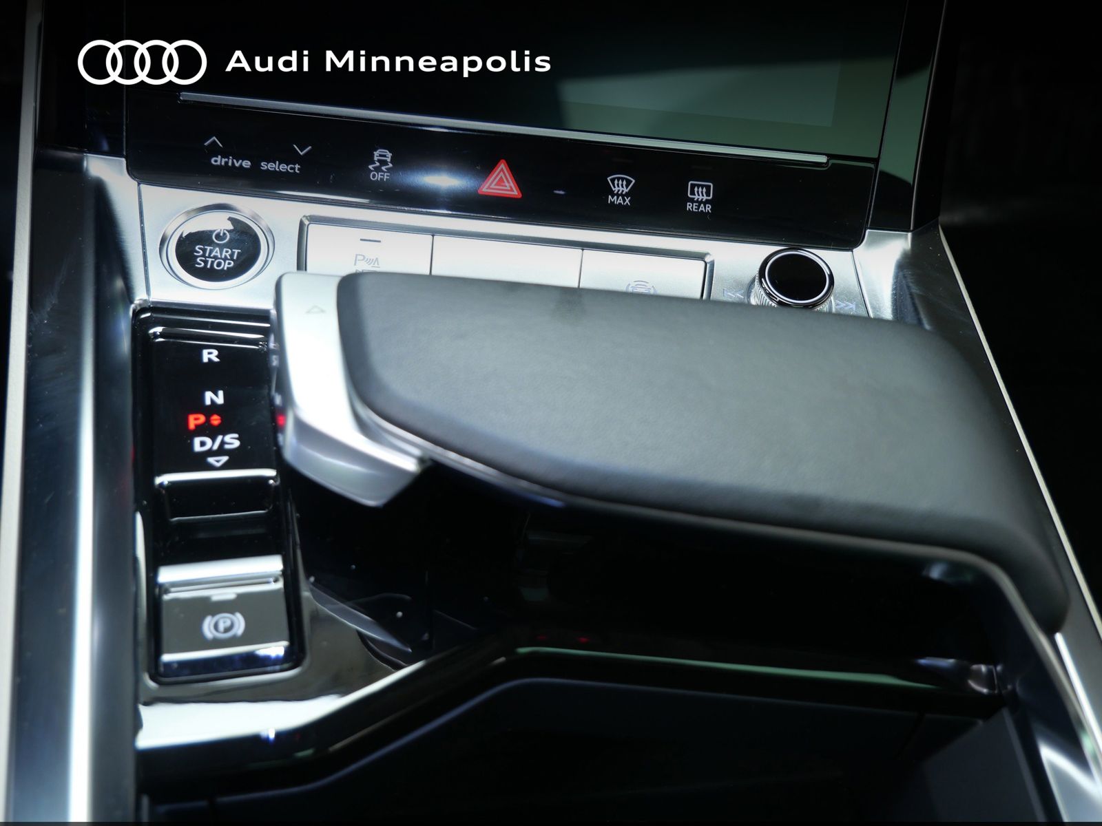 Thumbnail: 2024 Audi Q8 e-tron - 27