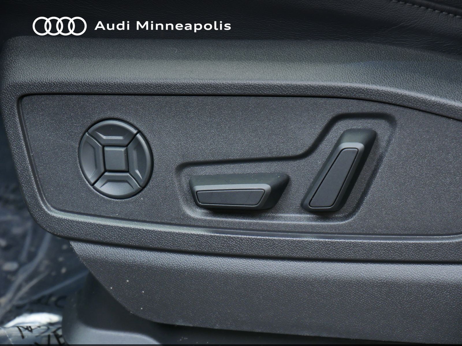 Thumbnail: 2025 Audi Q5 - 14