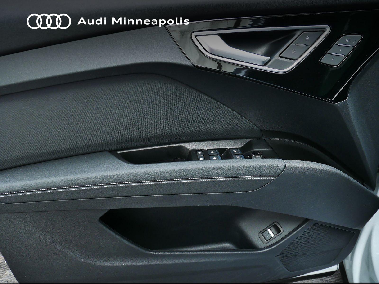 Thumbnail: 2023 Audi Q4 e-tron - 12