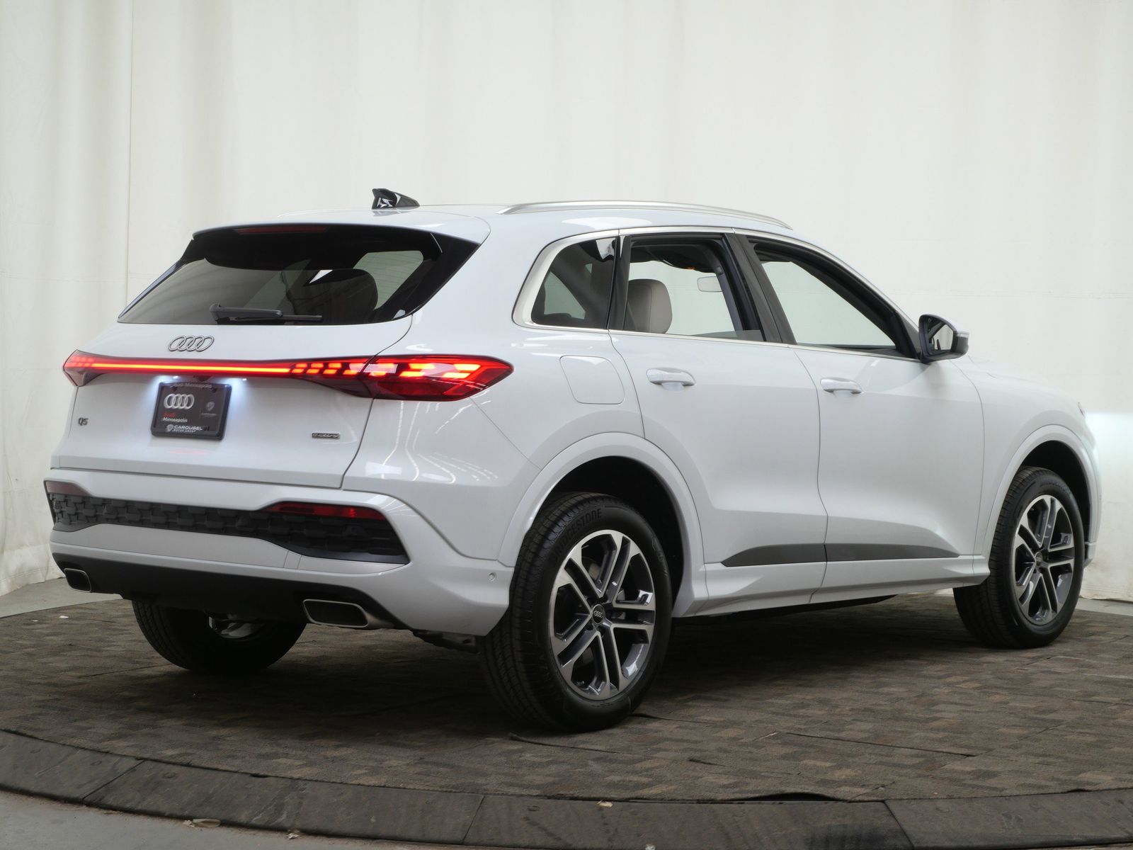 Thumbnail: 2025 Audi Q5 - 6