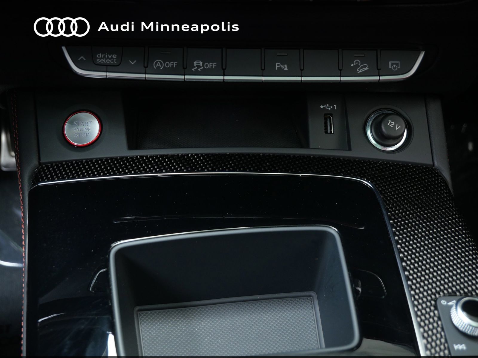 Thumbnail: 2023 Audi SQ5 - 22